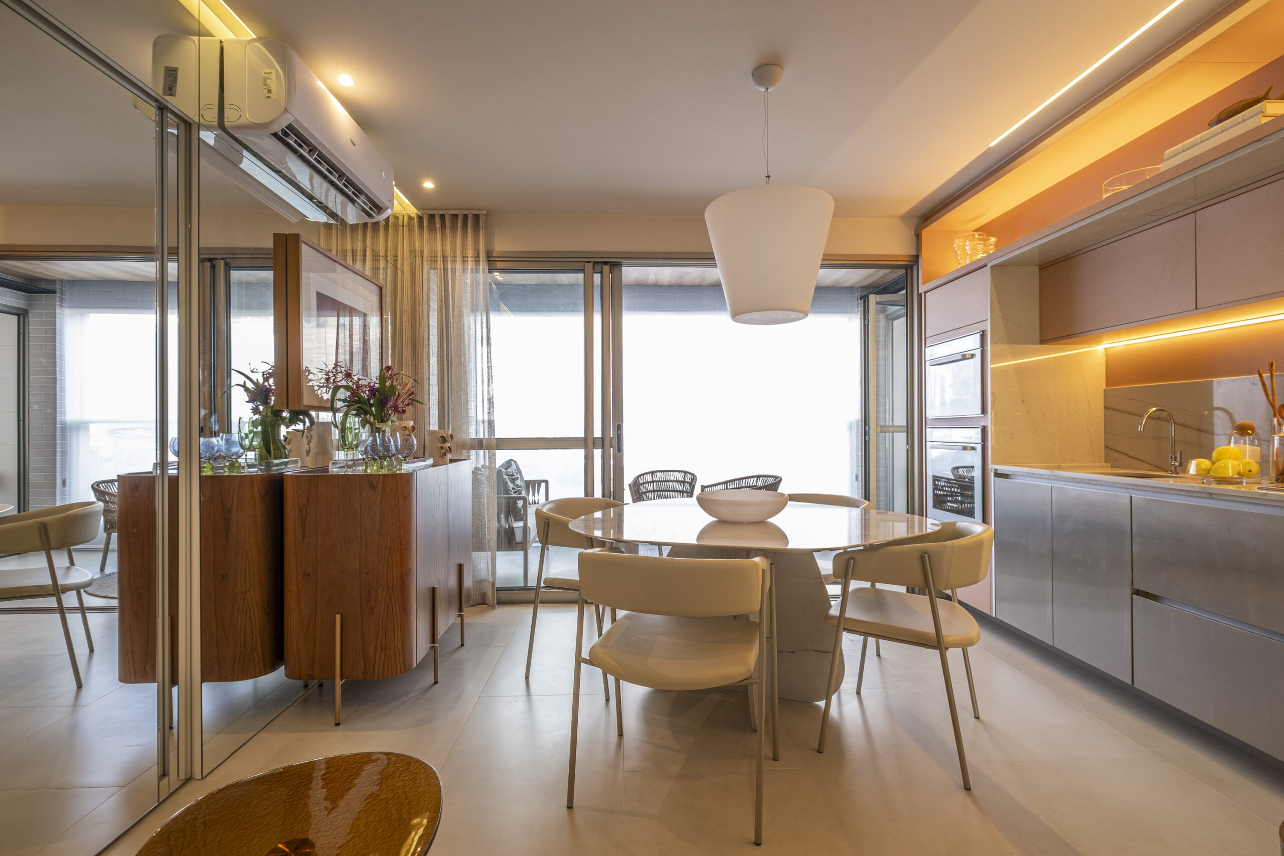 Apartamento Decorado: Por que Visitar e o que Observar antes de Comprar?

